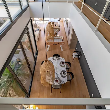 Loft Victoria, Architect's House, Pool And Fitness Villa *